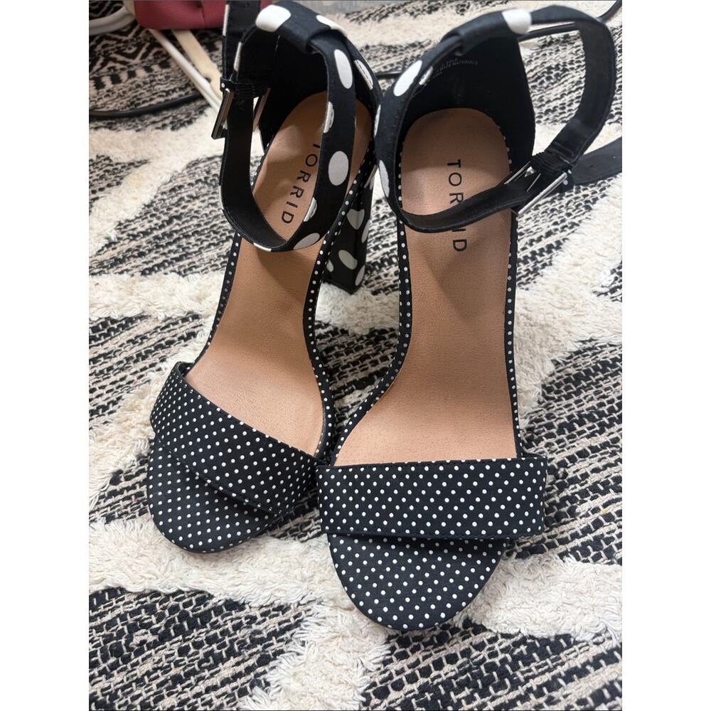 Torrid Women’s Black & White Polka Dot Block Heel Sandals size 7.5 wide - Picture 3 of 5